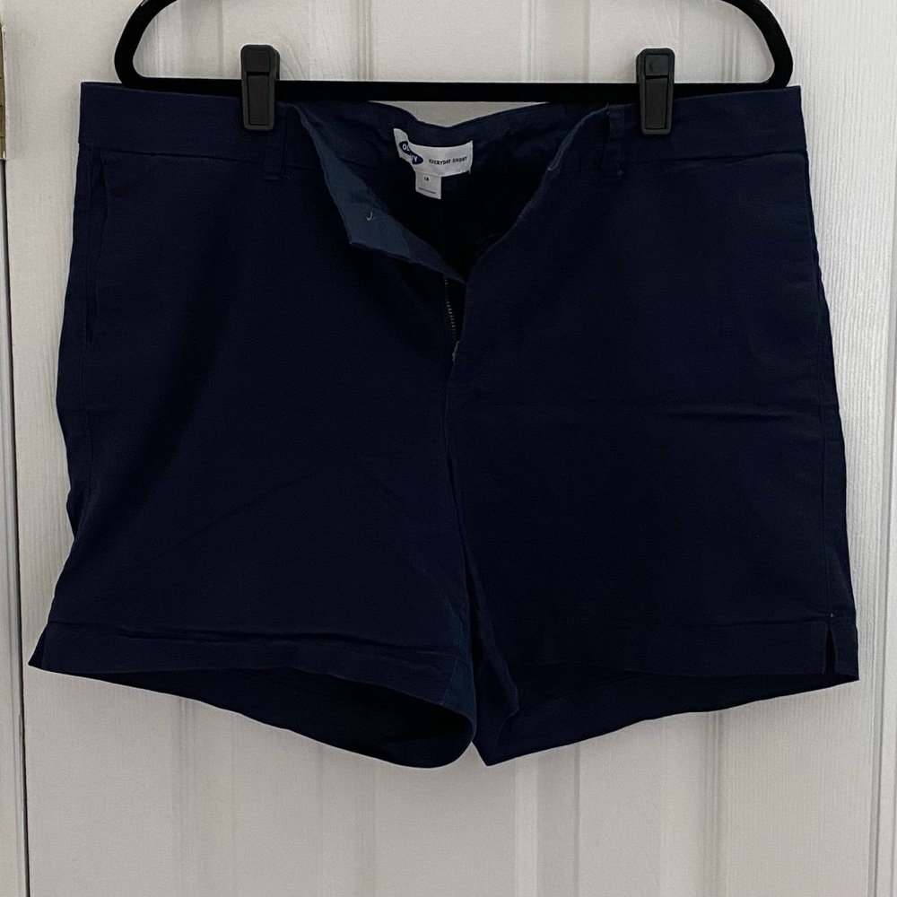 Old Navy - Everyday Chino Shorts - 5” inseam - size 16